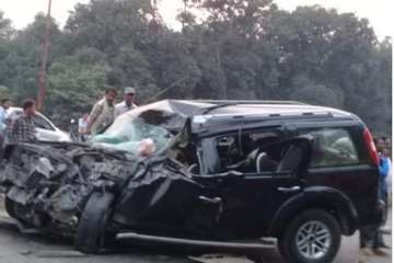 SUV और ट्रक की भिड़ंत, एक ही परिवार के 3 लोगों की मौत
