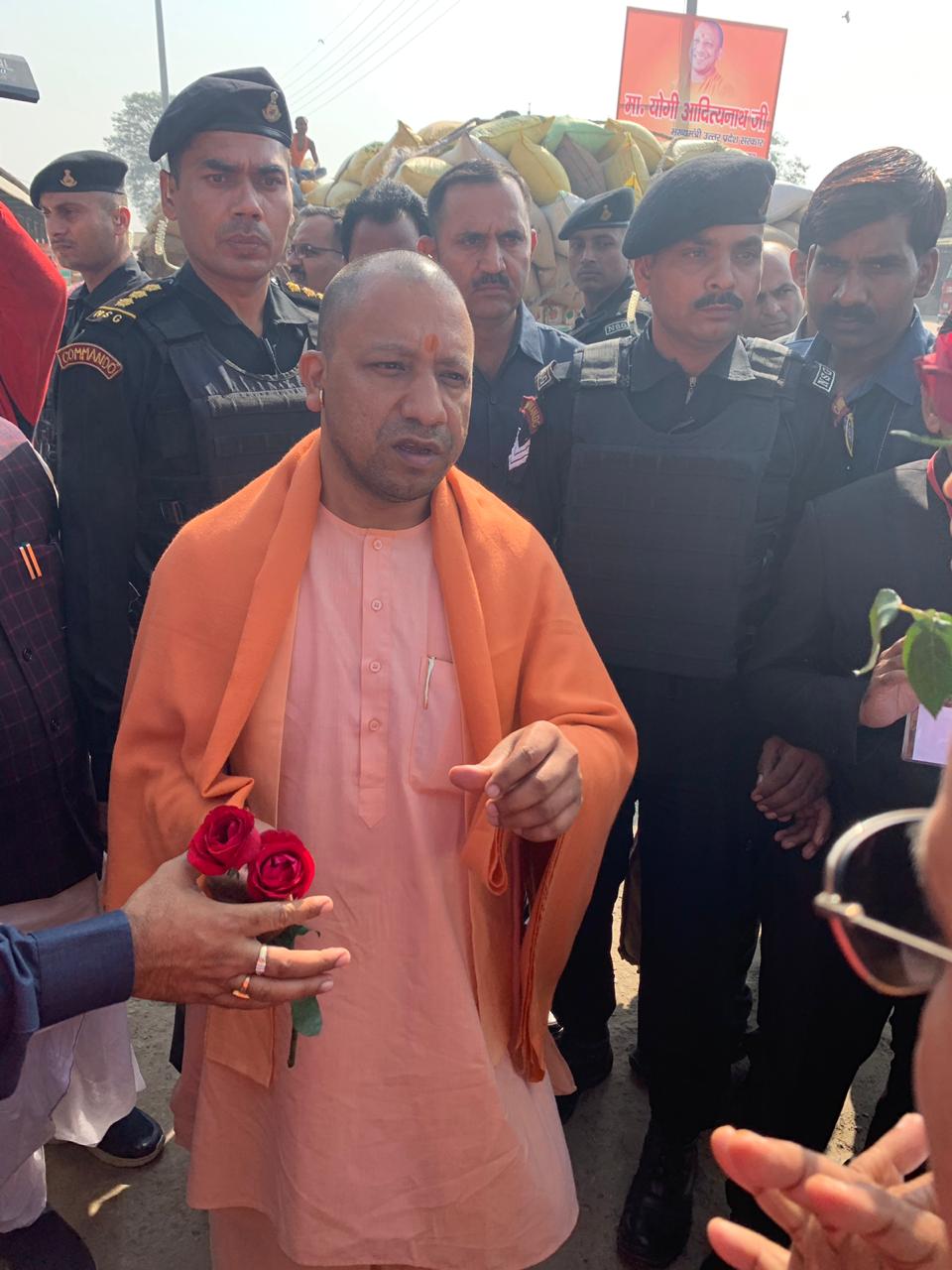 बहराइच पहुंचे सीएम, हुआ जोरदार स्वागत