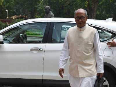 कांग्रेस की 8वीं लिस्ट: दिग्विजय सिंह, राशिद अल्वी, बीसी खंडूरी के बेटे को टिकट, मथुरा से महेश पाठक