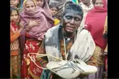 महिला के साथ शर्मनाक करतूत, सिर मुंडवाया, मुंह काला कर घुमाया