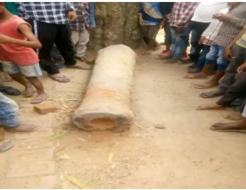 बहराइच :- पानी की टंकी के खुदाई के दौरान धरती के अंदर से निकली विशाल प्राचीन तोप की नाल,,,, रिपोर्ट :- पंकज कुमार सिंह,,,,,