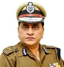 आगरा-लखनऊ एक्सप्रेसवे पर पंचर हुई डीजीपी ओपी सिंह की कार