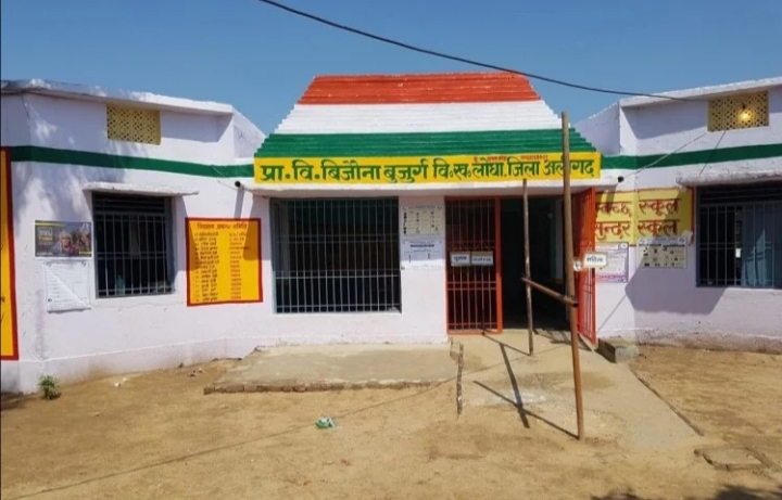 यूपी की 8 सीटों पर मतदान जारी, अलीगढ़ के बिजौना बुजुर्ग में मतदान का बहिष्कार