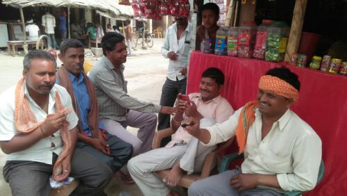 नंदवल चौराहे पर चुनावी चर्चा तेज। रिपोर्ट :- पंकज कुमार सिंह।