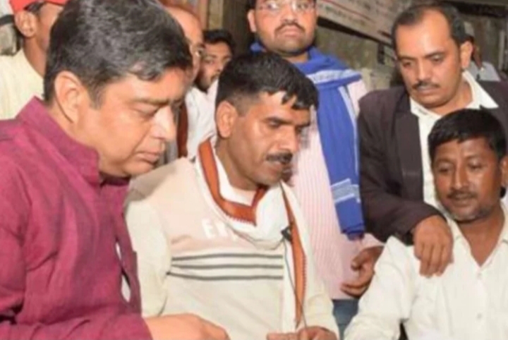 सपा-बसपा को लगा झटका, वाराणसी से मोदी के खिलाफ तेज बहादुर की उम्मीदवारी रद्द