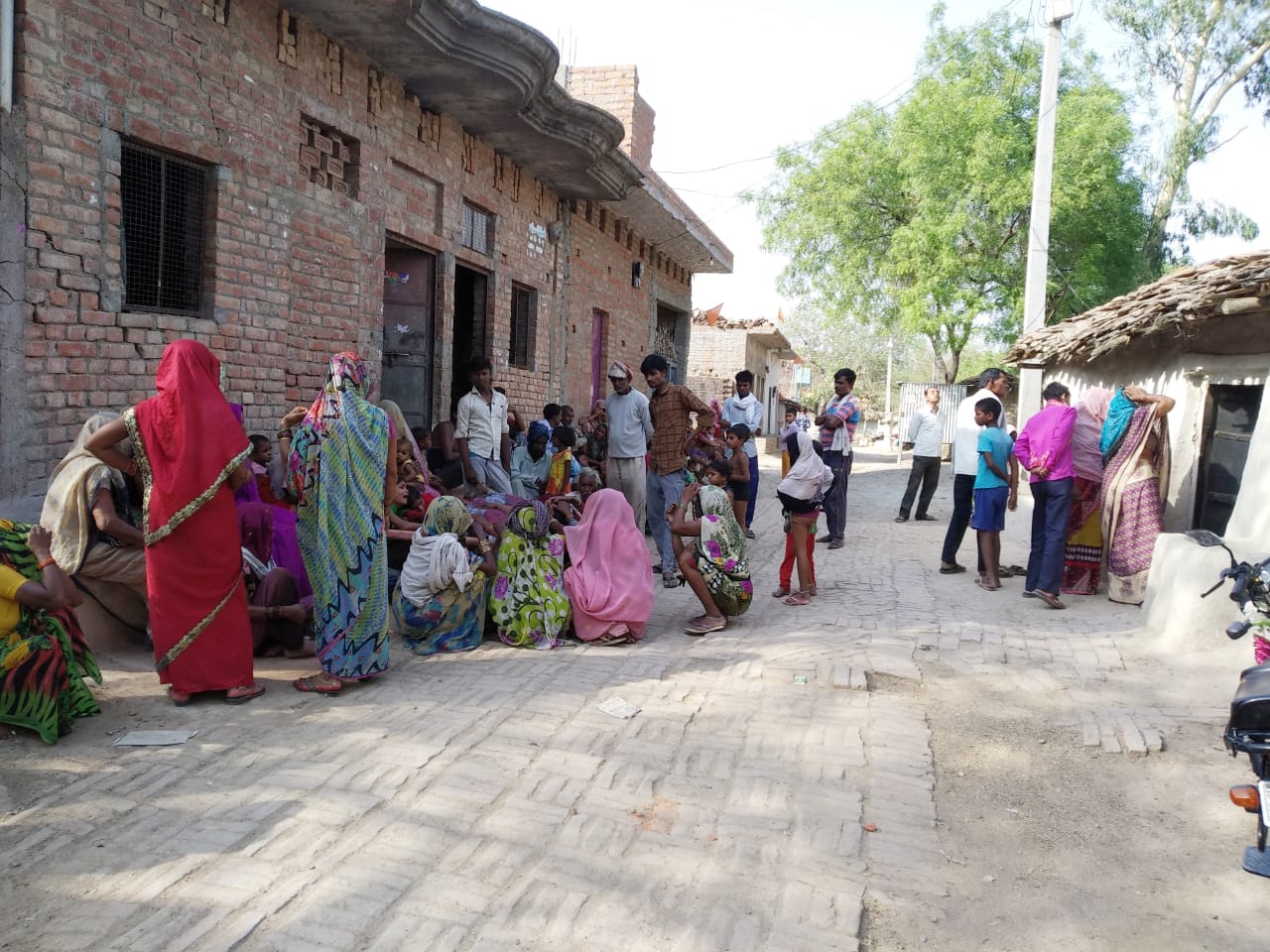 बांदा/ब्रेकिंग   मकान की दीवार गिरने से एक महिला की मौत /इनपुट/राधेश्याम गुप्ता