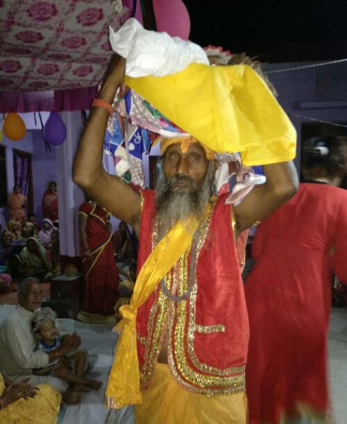 कृष्णजन्म की कथा सुन मंत्रमुग्ध हुए श्रोता। रिपोर्ट :- पंकज कुमार सिंह।