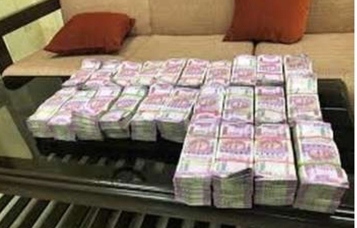 करोड़ों का गबन, खजाना सील, क्राइम ब्रांच कर रही जांच