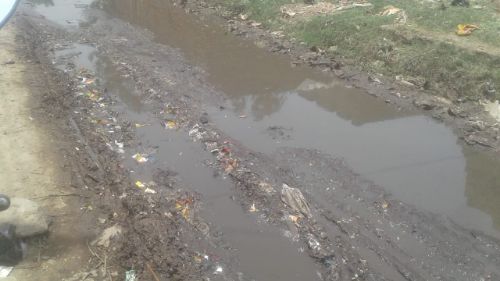 बहराइच :- सफाई व्यवस्था ध्वस्त और सफाई कर्मी घर पर मास्त। रिपोर्ट:- पंकज कुमार सिंह।