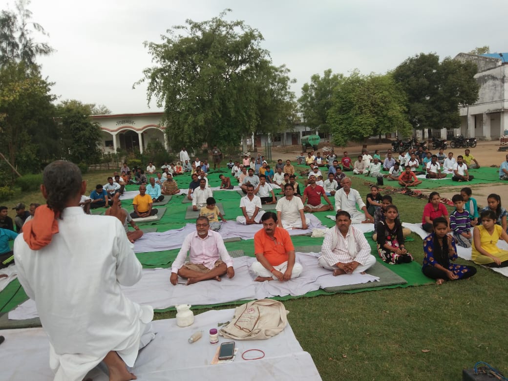 बाँदा के बबेरु जेपी शर्मा इण्टर कालेज में मनाया गया योगदिवस