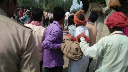 सन्दिग्ध परिस्थितियों में विवाहिता ने लगाई फांसी। रिपोर्ट :- पंकज कुमार सिंह।
