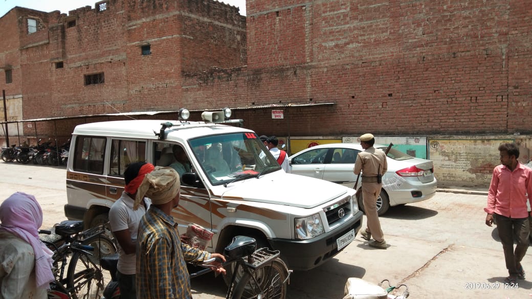 बाँदा, बबेरु सामुदायिक स्वास्थ केंद्र में आज अचानक पहुँचे उपजिलाधिकारी बबेरु लिया जायजा