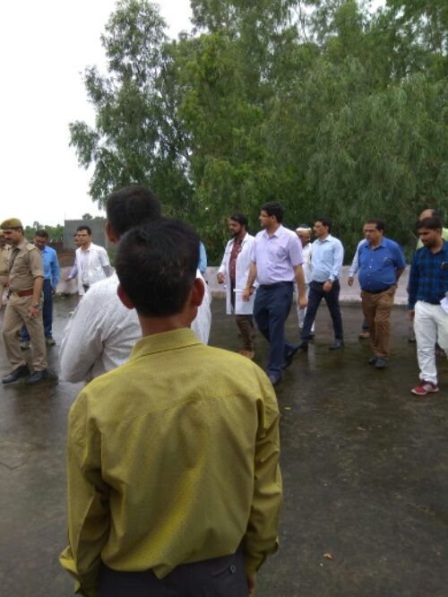 बहराइच जिलाधिकारी ने किया सामुदायिक स्वास्थ्य केन्द्र चर्दा का निरीक्षण,,   रिपोर्ट :- पंकज कुमार सिंह।