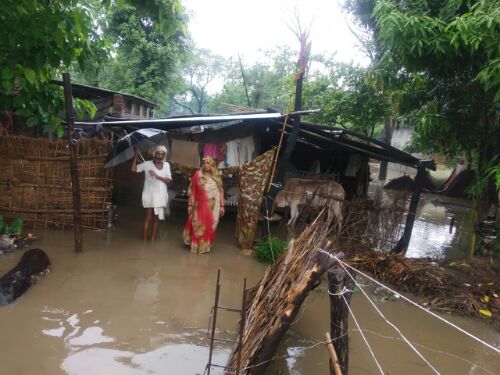 बहराइच स्वच्छ भारत अभियान की धज्जियां उड़ाते नजर आ रहे नरोत्तमपुर के प्रधान। रिपोर्ट :- पंकज कुमार सिंह।