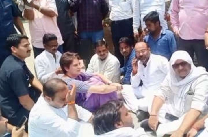 हिरासत में ली गईं प्रियंका गांधी, बोलीं- किस कानून के तहत रोका