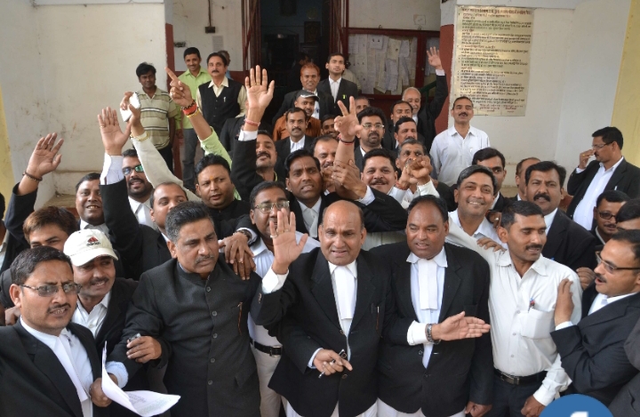 आज वकीलों की बड़ी हड़ताल, बार काउंसिल ने किया आह्वान