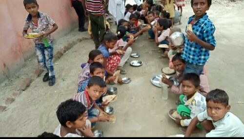 बहराइच बेसिक शिक्षा मंत्री के गृह जनपद में पटरी से उतरी शिक्षा व्यवस्था।  रिपोर्ट :- चंद्रसेन सिंह।