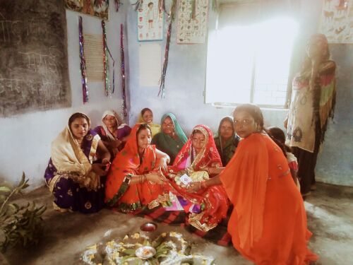 बहराइच गर्भवती महिलाओं को गोद भराई की रस्म अदा की गई। रिपोर्ट // दिनेश कुमार।