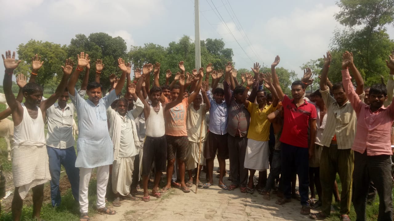 बहराइच ब्रेकिंग*  *खेत की रखवाली कर रहे चार किसानों को छुट्टा साड ने किया घायल