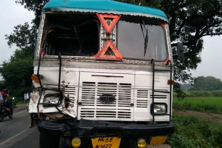 भीषण सड़क हादसे में दो पत्रकारों की मौत से हड़कंप 