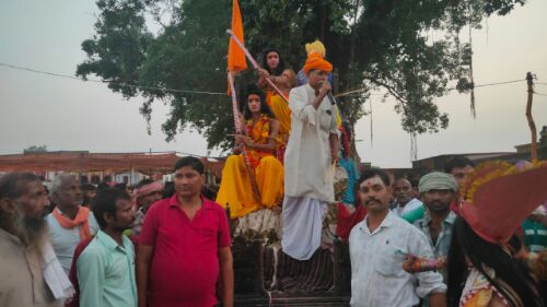 बहराइच जनपद के ऐतिहासिक कस्बे राजा बौंडी में विजयादशमी का पर्व बड़े हर्ष उल्लास के साथ मनाया गया। रिपोर्ट :- पंकज कुमार सिंह।
