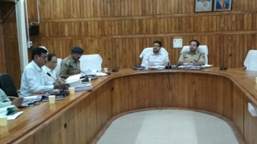 बहराइच सड़क सुरक्षा समिति की बैठक कलेक्ट्रेट में सम्पन्न। रिपोर्ट :- पंकज कुमार सिंह।