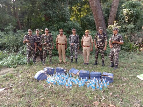 बहराइच थाना सुजौली पुलिस द्वारा 210 शीशी नेपाली शराब बरामद। रिपोर्ट :- पंकज कुमार सिंह।