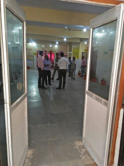 बहराइच - मुख्य विकास अधिकारी अरविन्द चौहान ने सामुदायिक स्वास्थ केंद्र चित्तौरा का किया औचक निरीक्षण।। रिपोर्ट :- पंकज कुमार सिंह।
