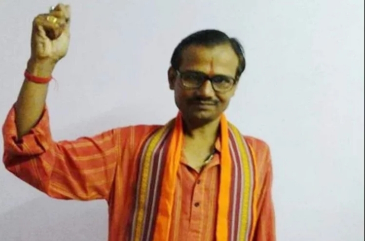 हिंदू समाज पार्टी के कमलेश तिवारी की घर में घुसकर हत्या, मिठाई के डिब्बे में लाए थे मौत का सामान